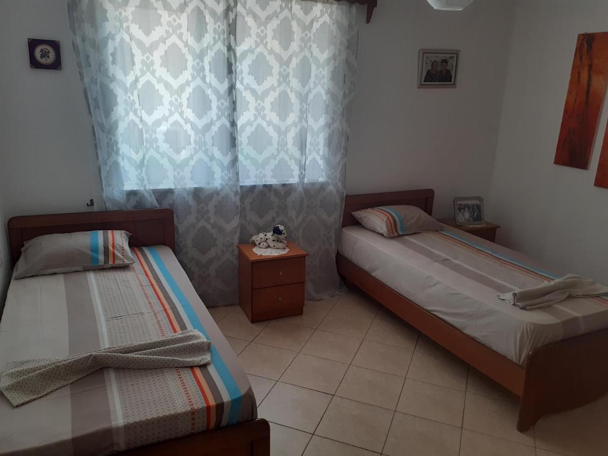 Geri Apartment Ксамил Екстериор снимка