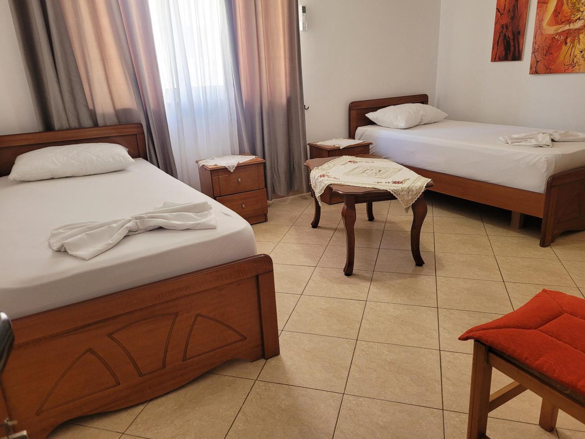 Geri Apartment Ксамил Екстериор снимка
